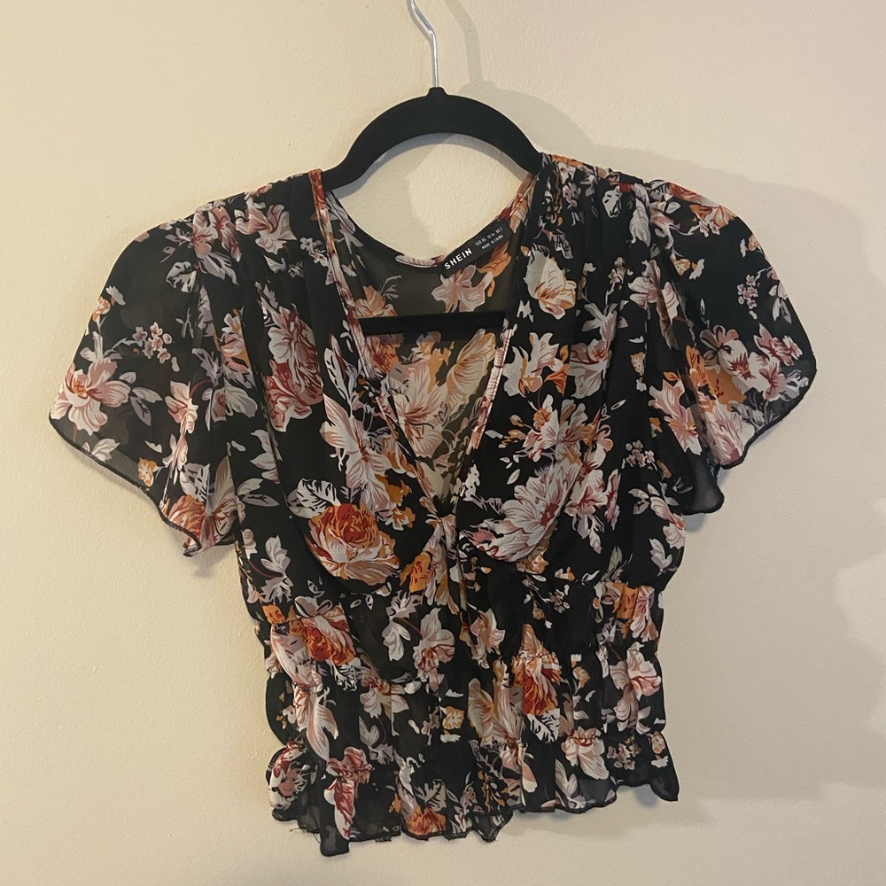 SHEIN Floral Crop Blouse